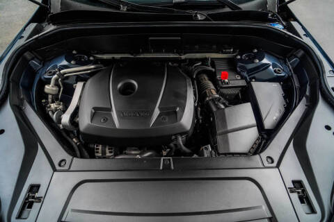 2018 Volvo XC90 T6 Momentum