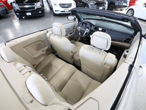 2013 Chrysler 200 Touring