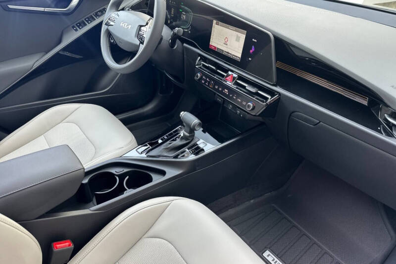 2025 Kia Niro EX Touring
