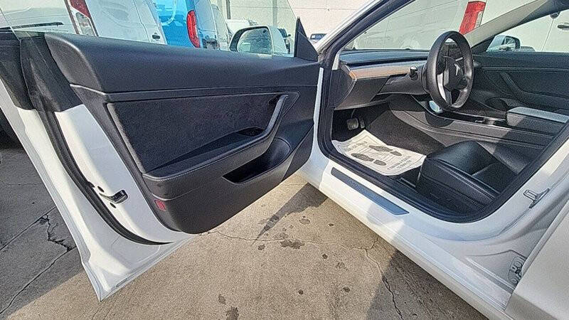 2020 Tesla Model 3 Standard Range