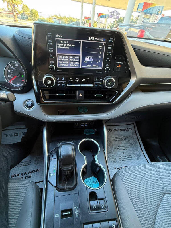 2022 Toyota Highlander L