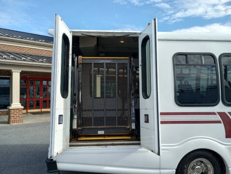 2017 Ford E-Series E-450 SD