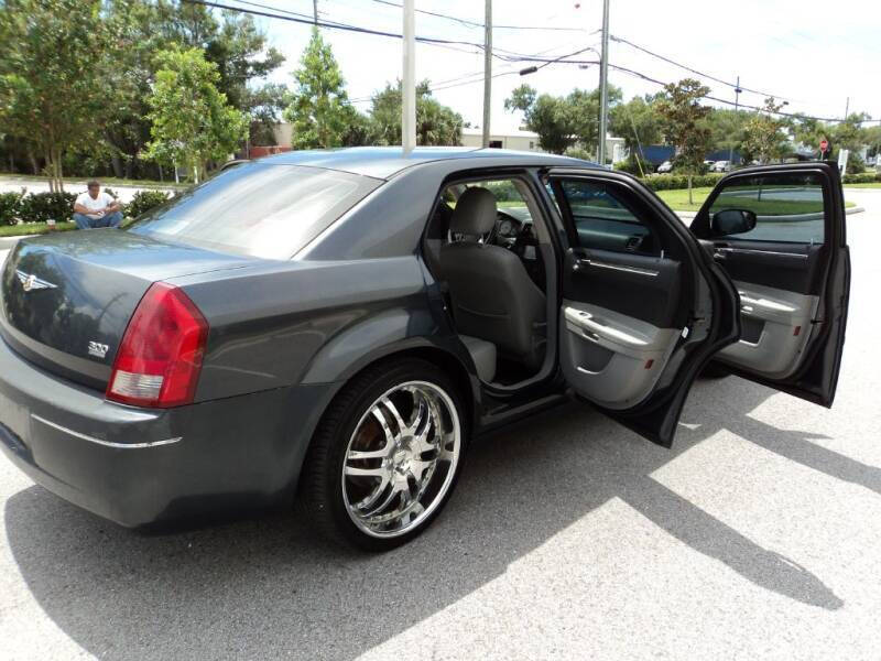 2007 Chrysler 300 for sale at No Frills Auto Sales in Largo FL