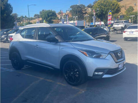 2020 Nissan Kicks SR