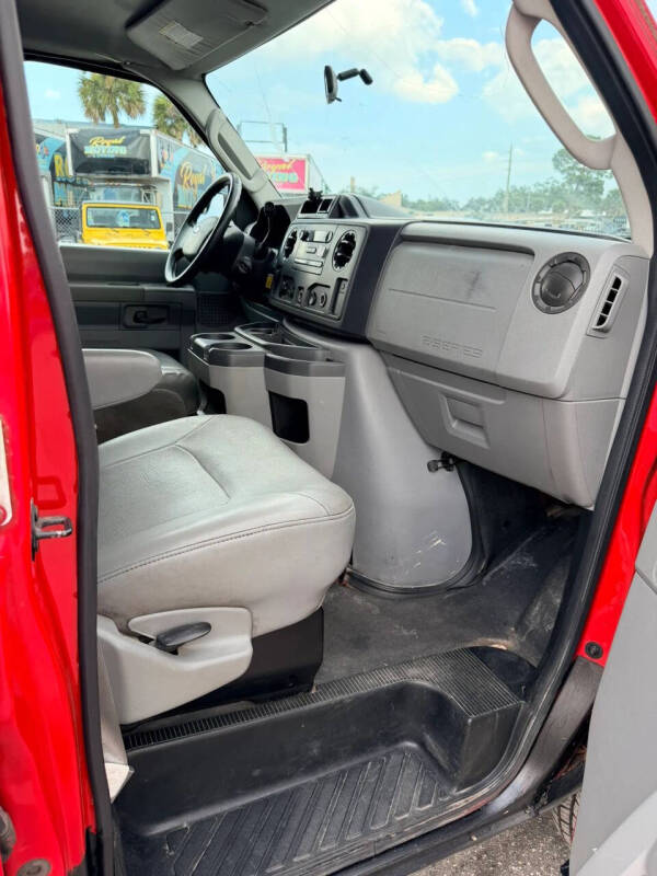 2011 Ford E-Series E-350 SD