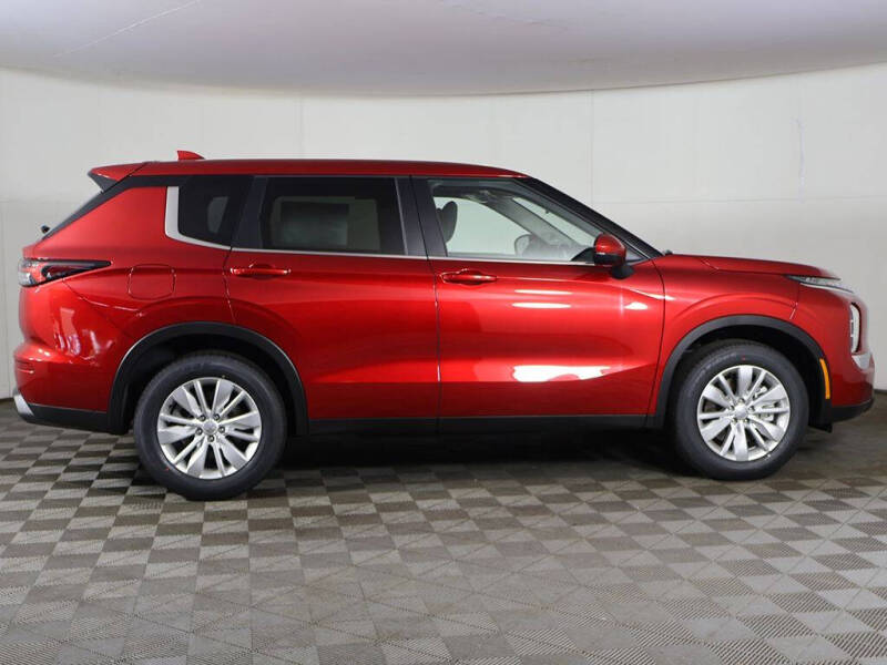 2026 Mitsubishi Outlander ES