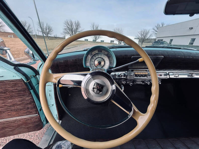 1952 Kaiser TRAVLER