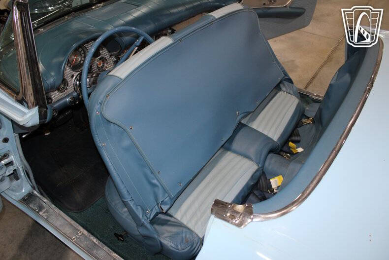 1957 Ford Thunderbird