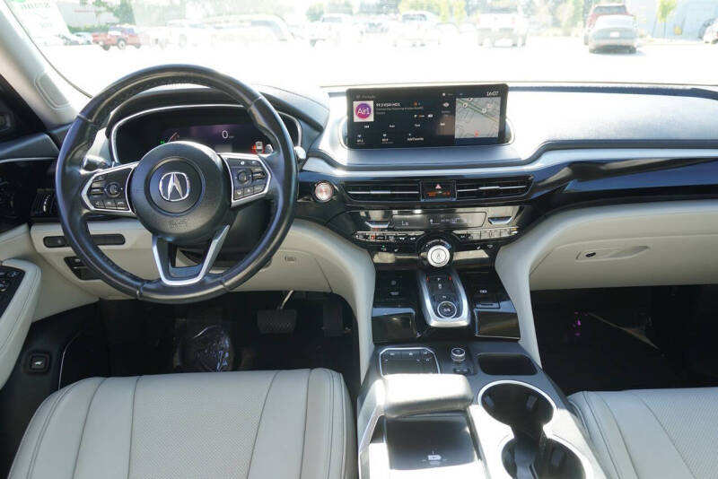 2022 Acura MDX w/Tech