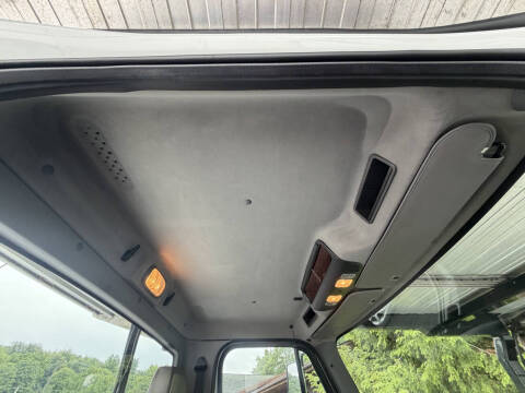 2019 Freightliner Business class M2