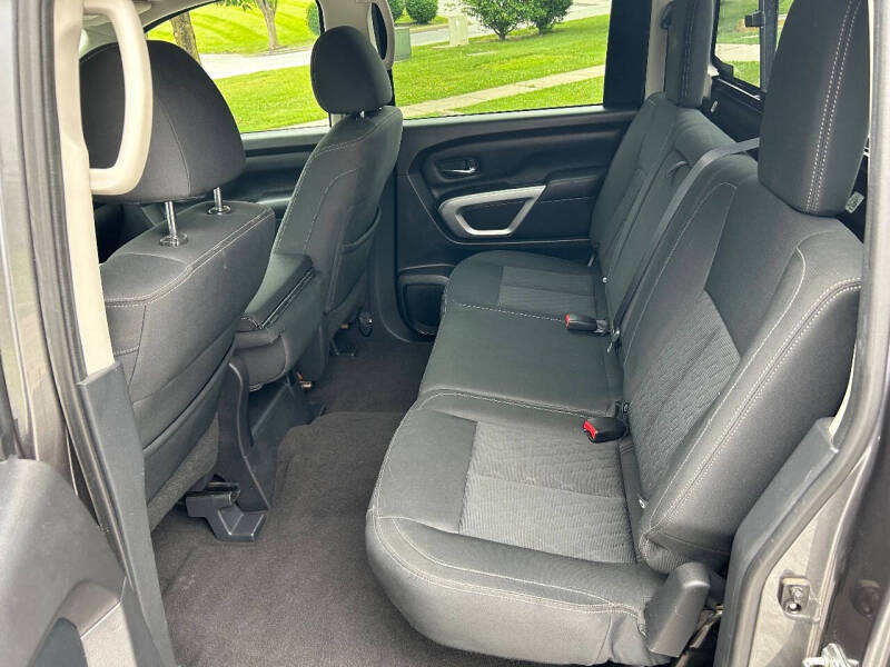 2017 Nissan Titan SV