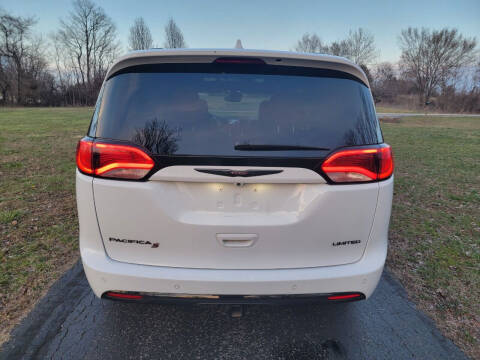 2020 Chrysler Pacifica Limited Red S