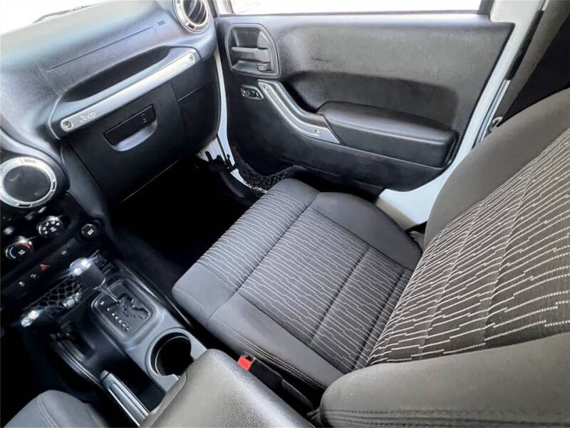 2011 Jeep Wrangler Sahara