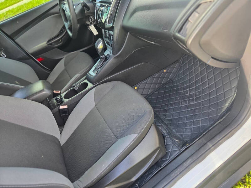 2012 Ford Focus SE