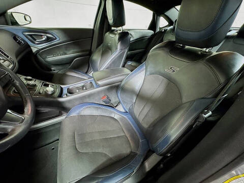 2016 Chrysler 200 S