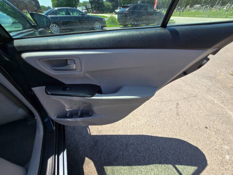 2017 Toyota Camry LE