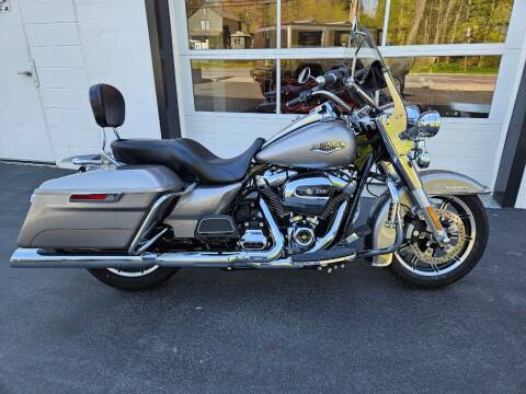 2017 Harley-Davidson Road King for sale at R & R AUTO SALES in Poughkeepsie NY