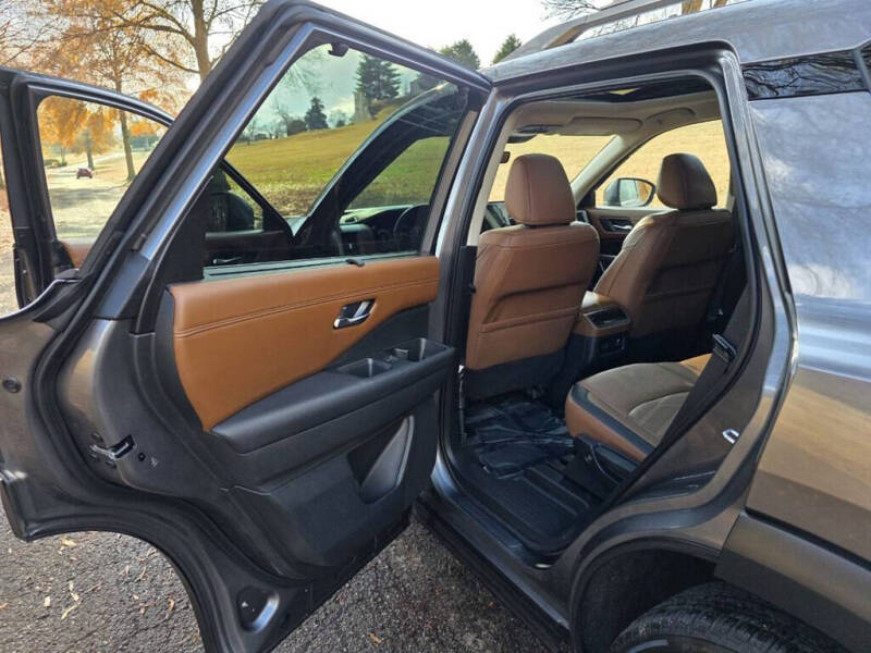 2024 Nissan Pathfinder Platinum