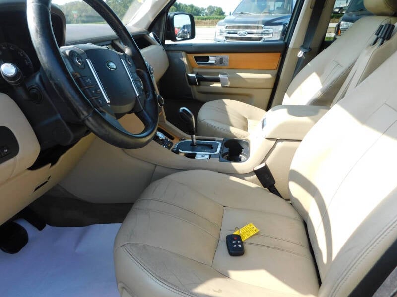 2013 Land Rover LR4 Base photo 8