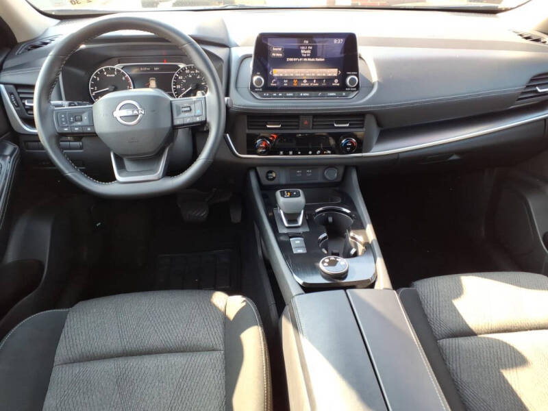 2025 Nissan Rogue SV