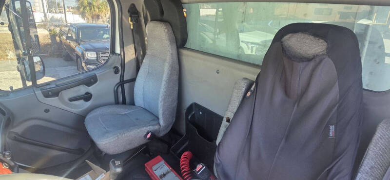 2008 Freightliner M2 106