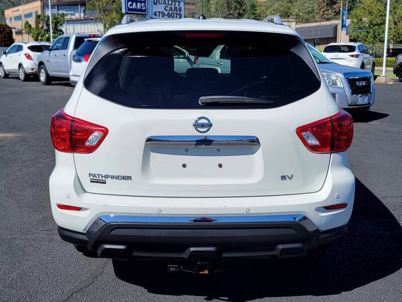 2017 Nissan Pathfinder SV
