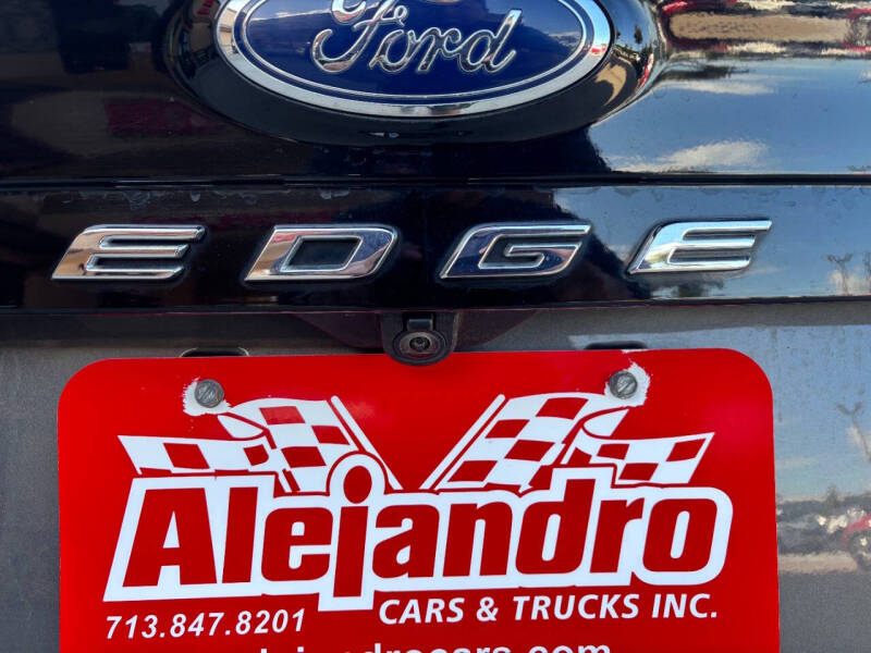 2022 Ford Edge Titanium