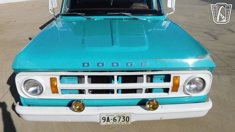 1969 Dodge D200 Pickup