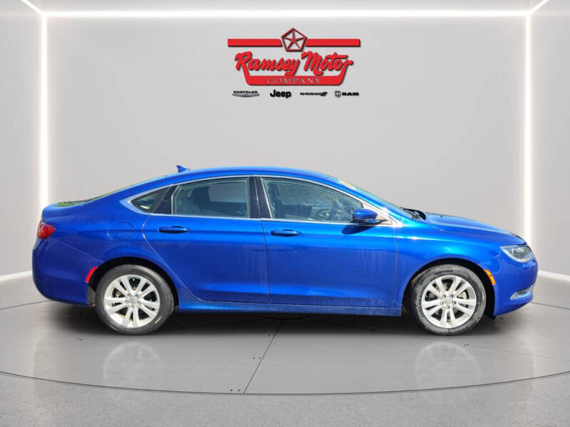 2017 Chrysler 200 Limited