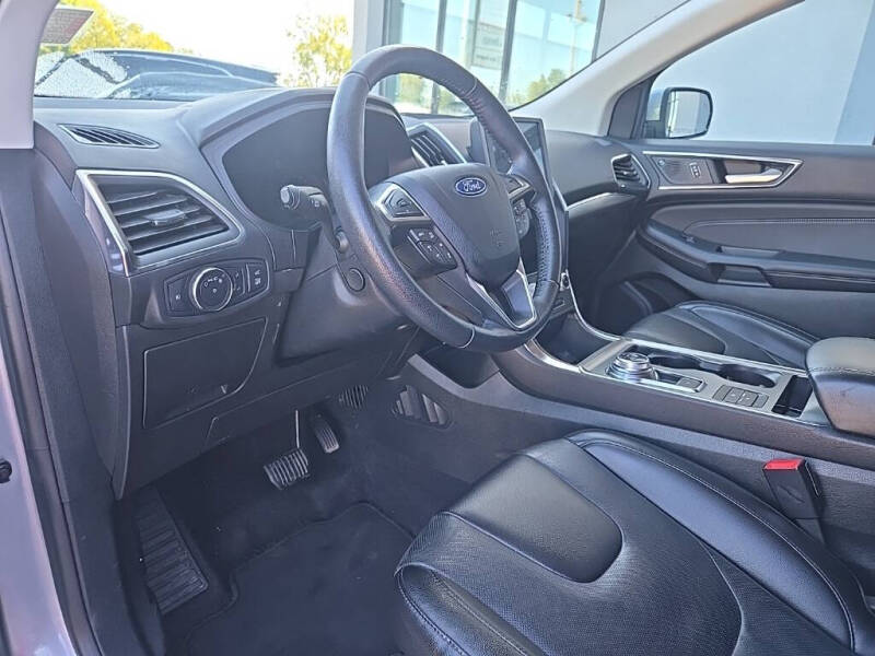 2022 Ford Edge Titanium