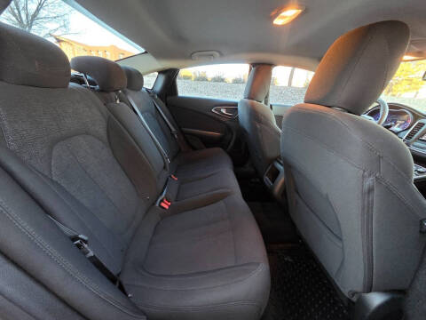 2015 Chrysler 200 Limited