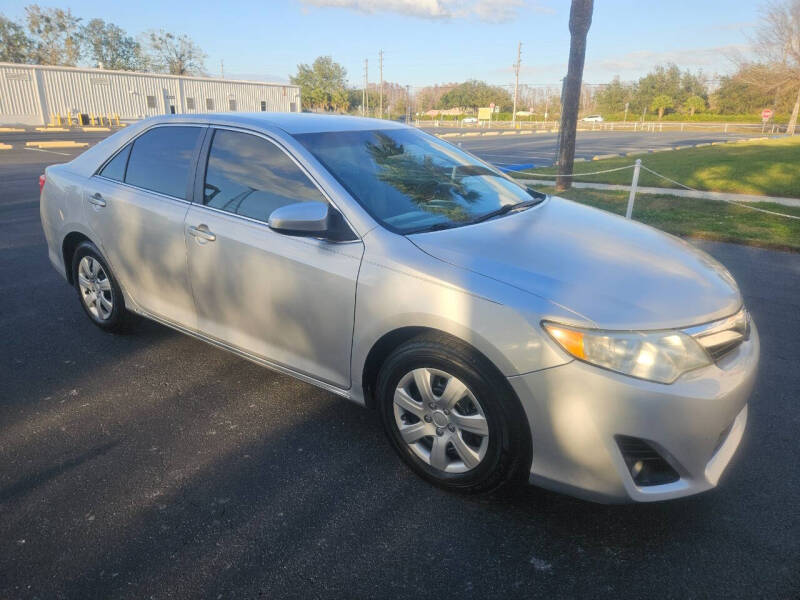 2012 Toyota Camry LE photo 10