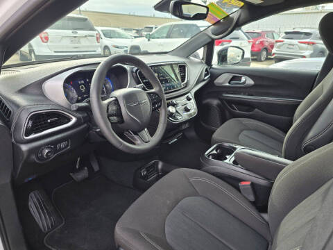 2024 Chrysler Pacifica Touring
