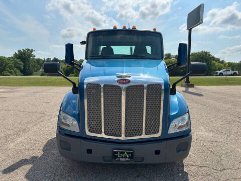 2017 Peterbilt 579