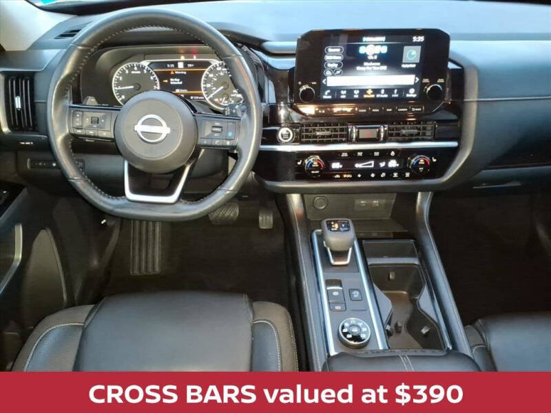 2022 Nissan Pathfinder SL