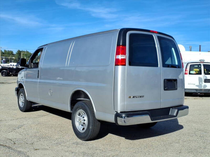 2025 Chevrolet Express 2500