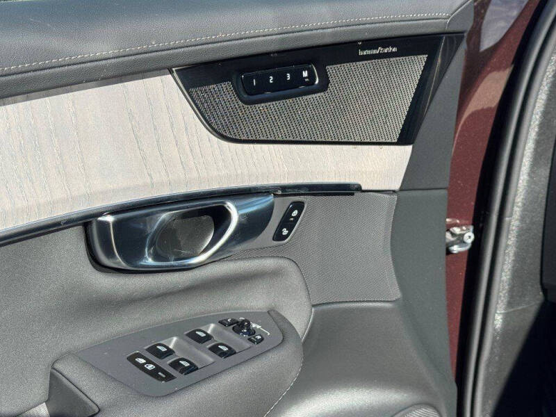 2025 Volvo XC90 B6 Ultra Bright Theme 7P