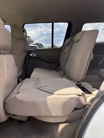 2011 Nissan Pathfinder S