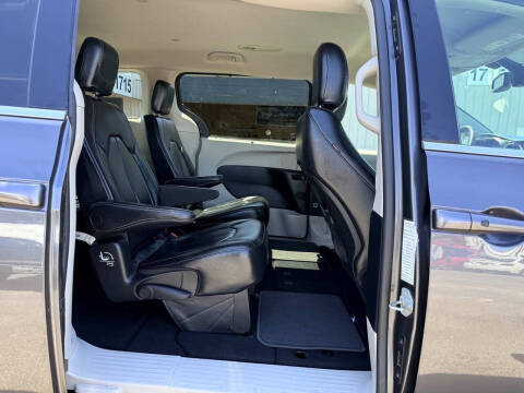 2022 Chrysler Pacifica Touring L