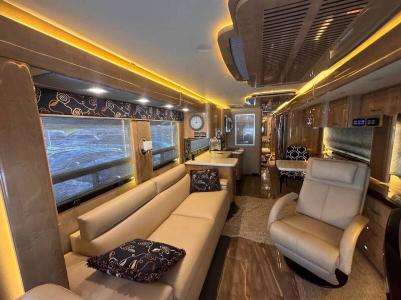 2018 Freightliner XCM Chassis