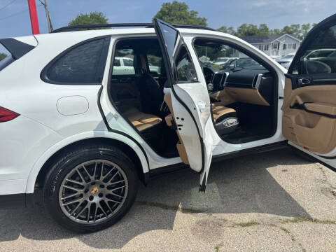 2018 Porsche Cayenne Platinum Edition