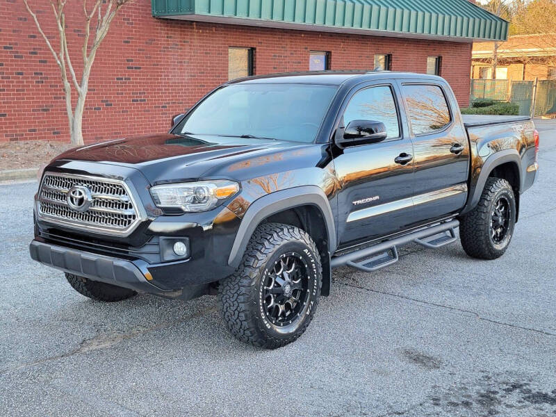 2016 Toyota Tacoma TRD Off Road photo 2