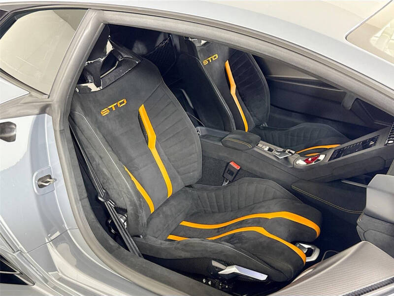 2021 Lamborghini Huracan STO