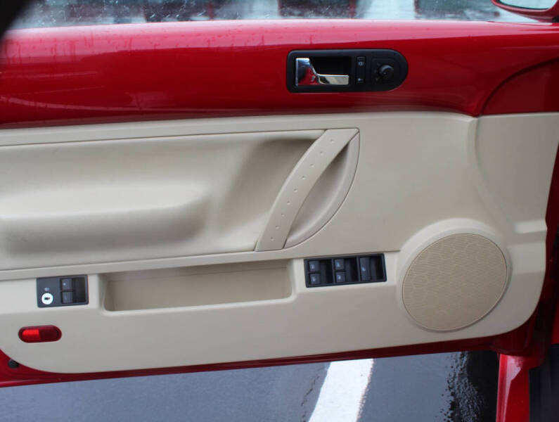 2008 Volkswagen New Beetle Convertible SE