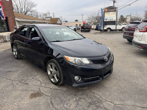2014 Toyota Camry for sale at Ideal Cars in Hamilton OH