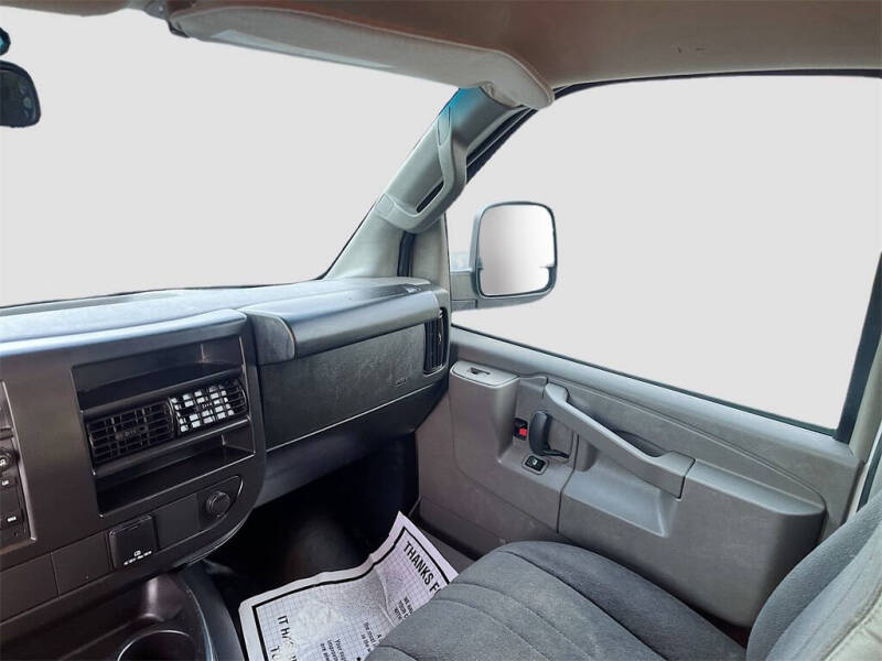 2024 GMC Savana 2500