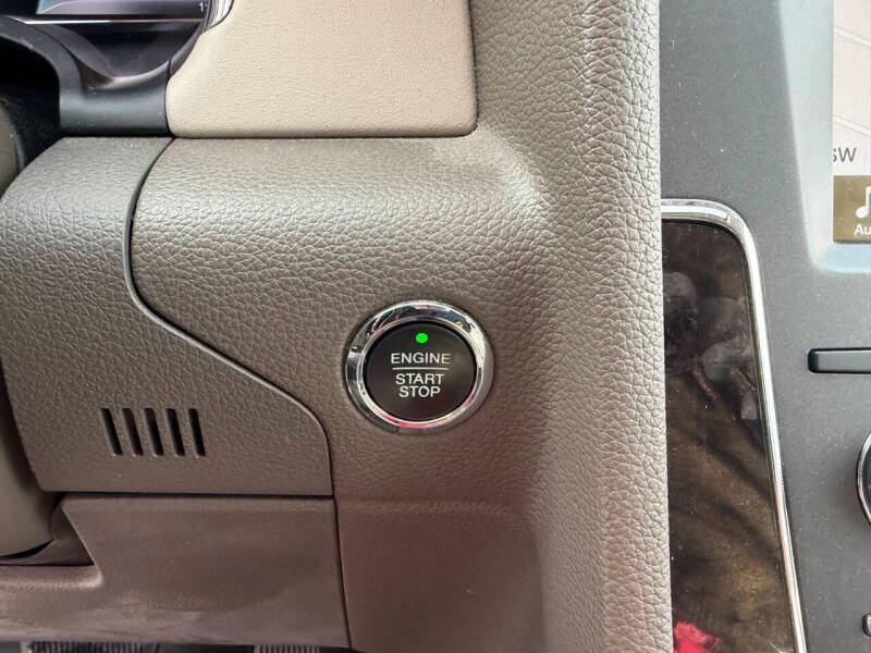 2016 Lincoln Navigator Select