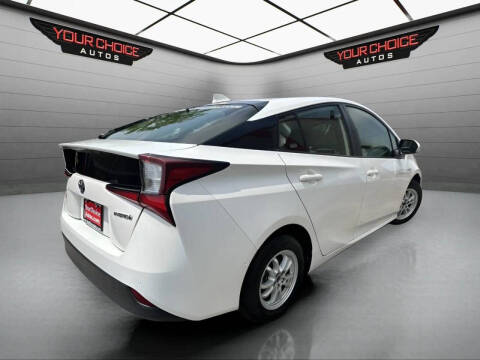 2022 Toyota Prius LE