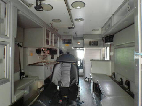 2015 Freightliner M2 106