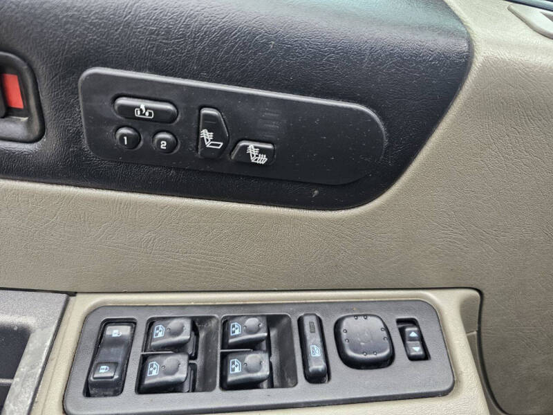 2004 HUMMER H2